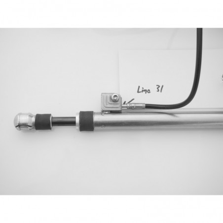 Extended hydraulic line 31 bow cylinder